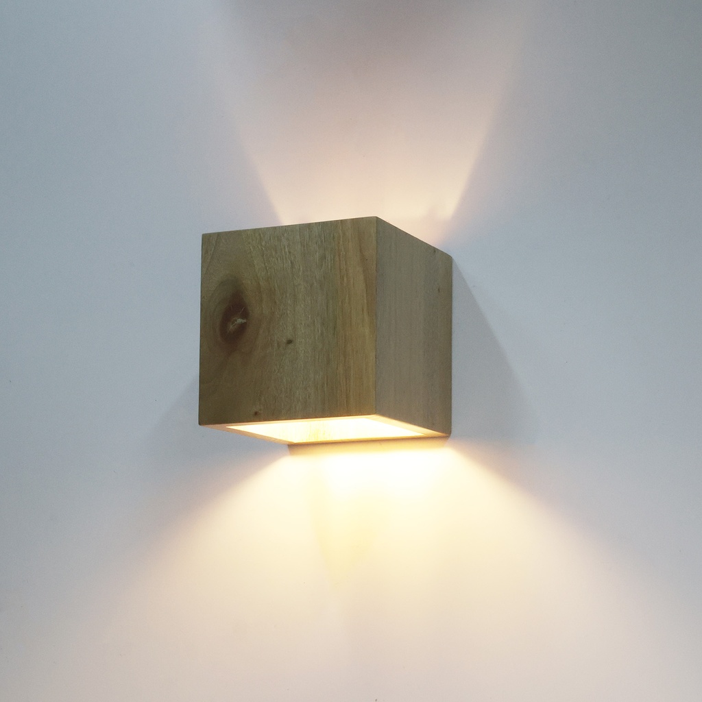 Aplique de Pared de Madera “CUBET” – Diseño en Cubo, Luz Arriba y Abajo, Casquillo E27