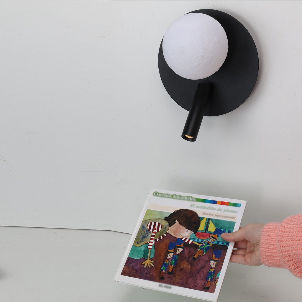 Aplique Led circular metal negro con foco lectura orientable 3w y una bola impresora"LINDAU"