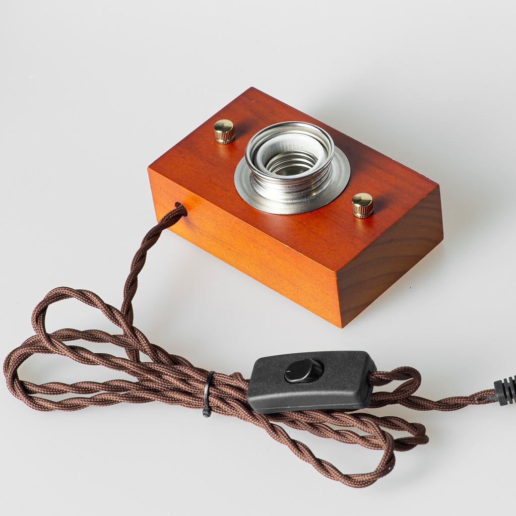 Aplique de madera rectangurar para pared con cable trenzada y enchufe, estilo retro, E27 “KAMA”