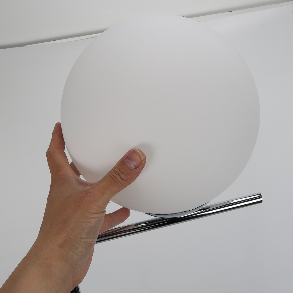 Lámpara de Pie Esférica "OLAYA" E27, Vidrio Blanco y Metal Dorado, Estilo Nórdico Moderno, ⌀22cm, para Sala y Dormitorio