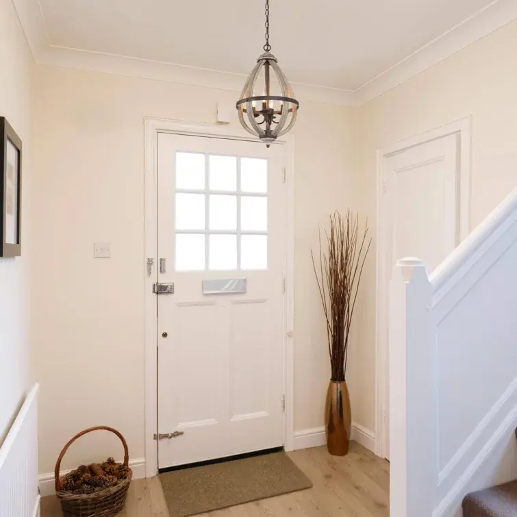Freddi+4+-+Light+13_+Wide+Farmhouse+Chandelier+Foyer+Chandelier+with+Wood+Accents (5).webp