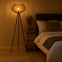 Lámpara de pie trípode madera "METTE", pantalla industrial, estilo bohemio moderno, con interruptor de pie, para sala E27.